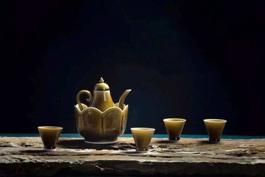 喝了这么多年酒,你知道白酒最佳饮用温度吗?