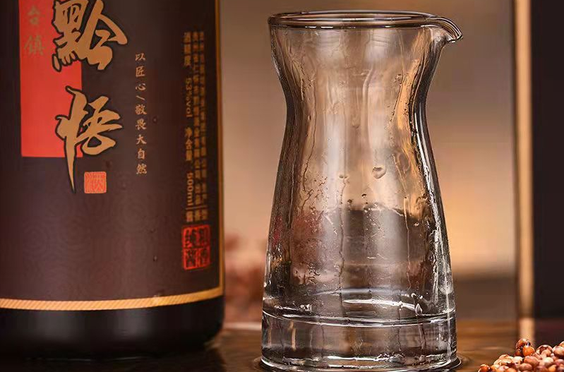 酱香型白酒为什么会空杯留香(酱香型白酒为什么会空杯留香)